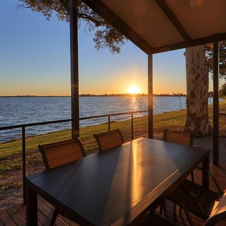 Lake Boga Caravan Park Kültér fotó